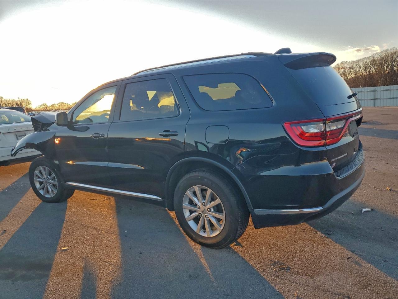 2024 DODGE DURANGO SXT photo 2