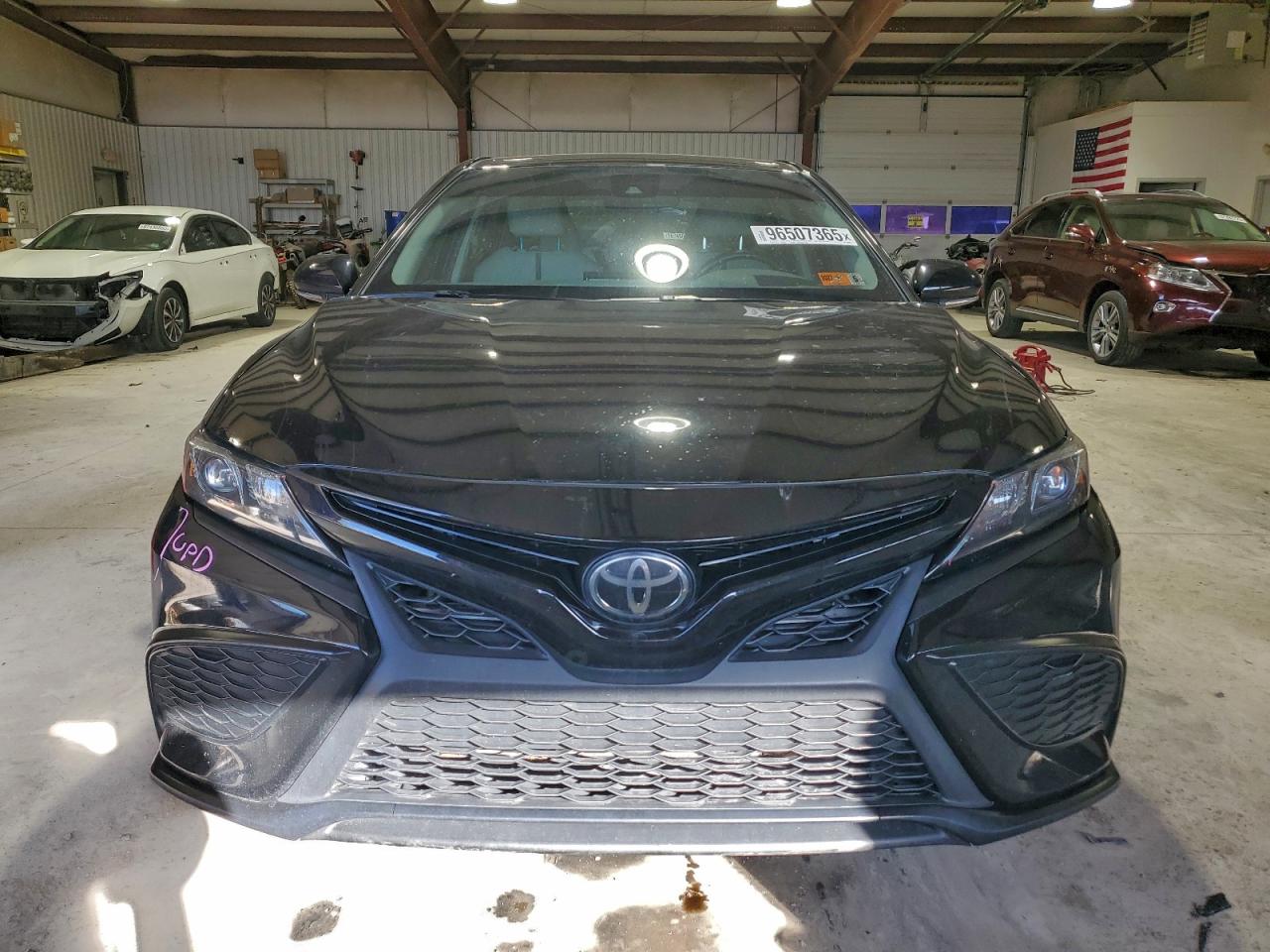 2021 TOYOTA CAMRY SE photo 9