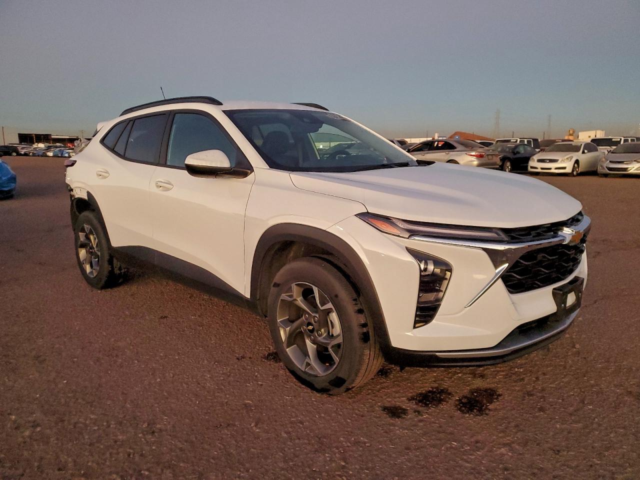 2025 CHEVROLET TRAX 1LT photo 4