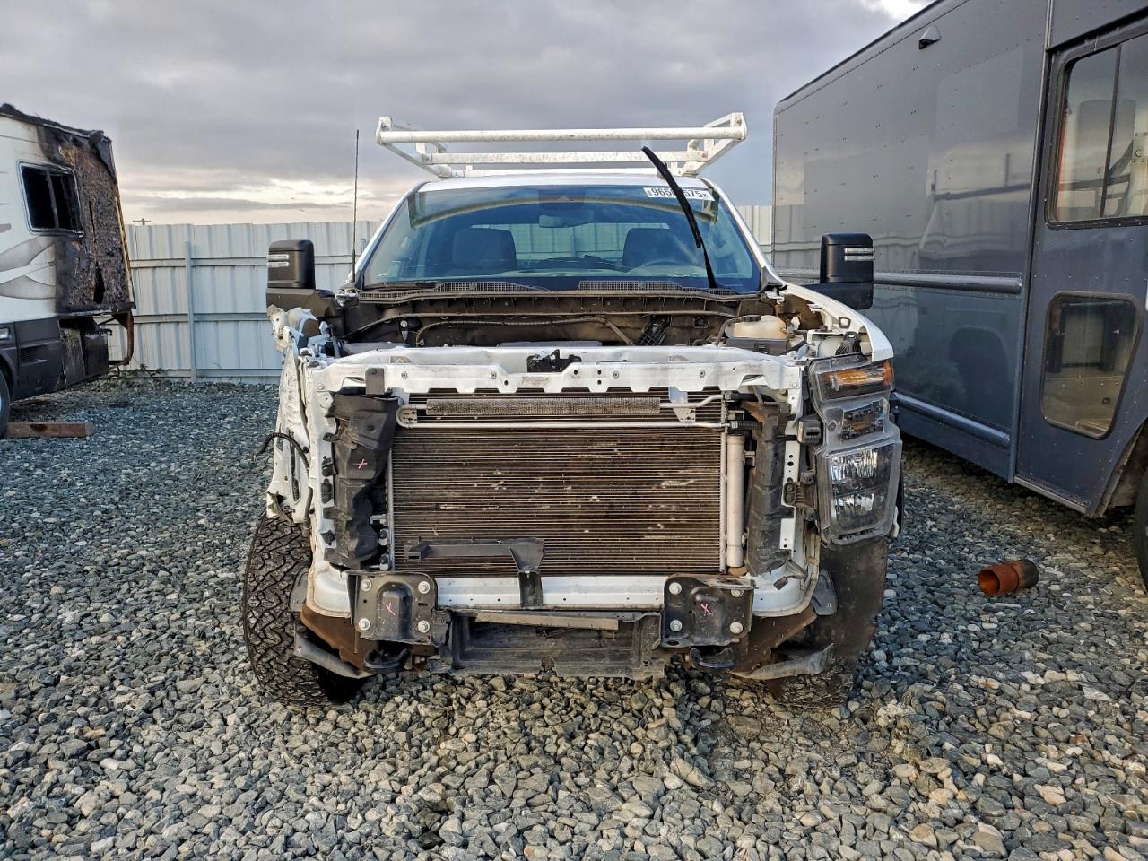 2024 CHEVROLET SILVERADO K2500 HEAVY DUTY photo 5
