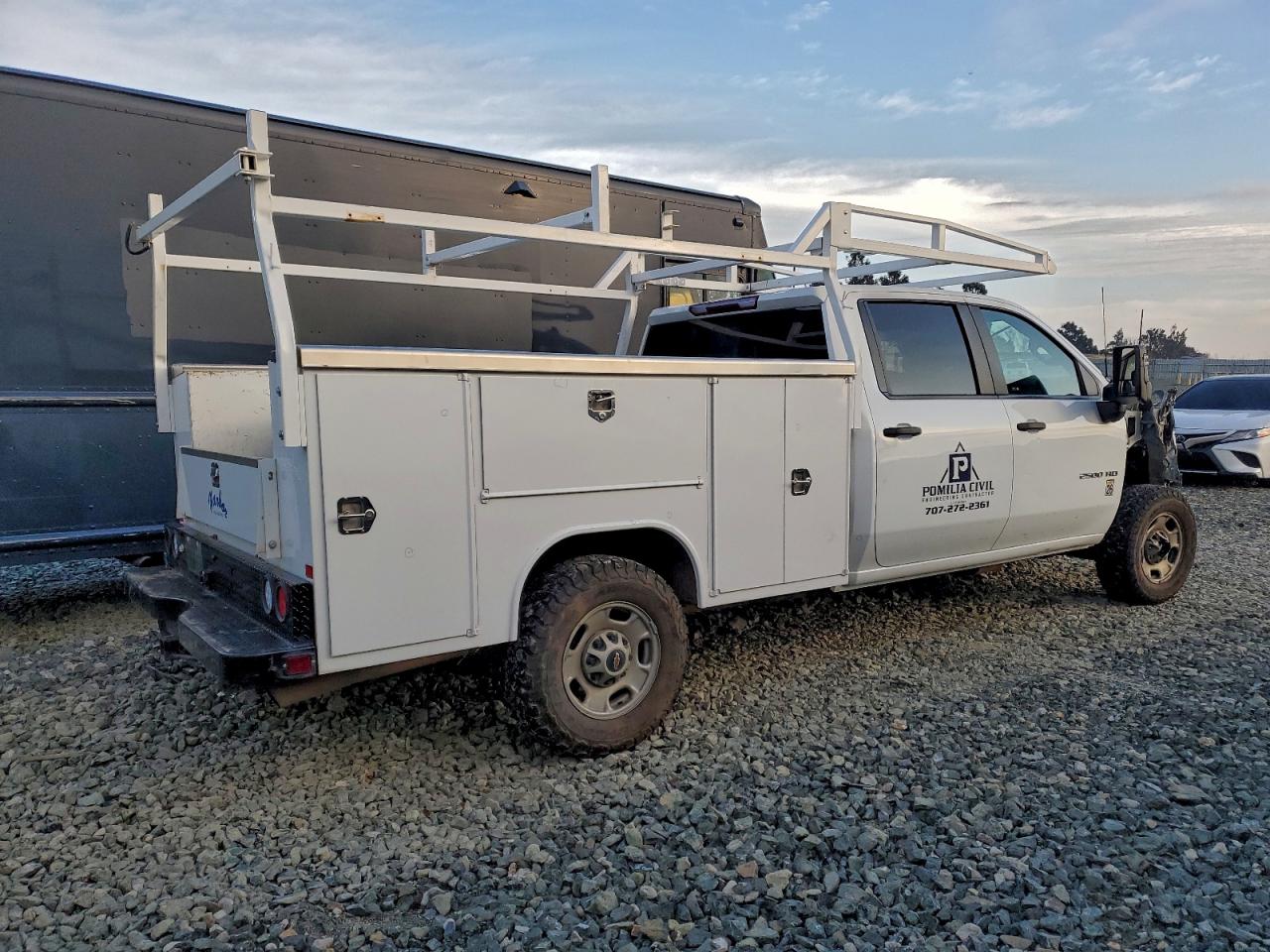 2024 CHEVROLET SILVERADO K2500 HEAVY DUTY photo 3