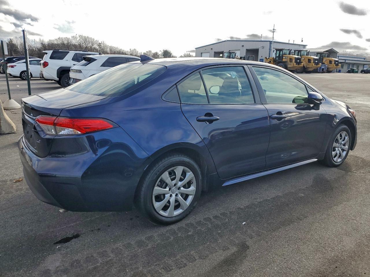 2023 TOYOTA COROLLA LE photo 3