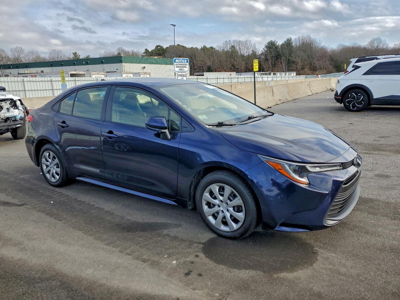 2023 TOYOTA COROLLA LE photo 4