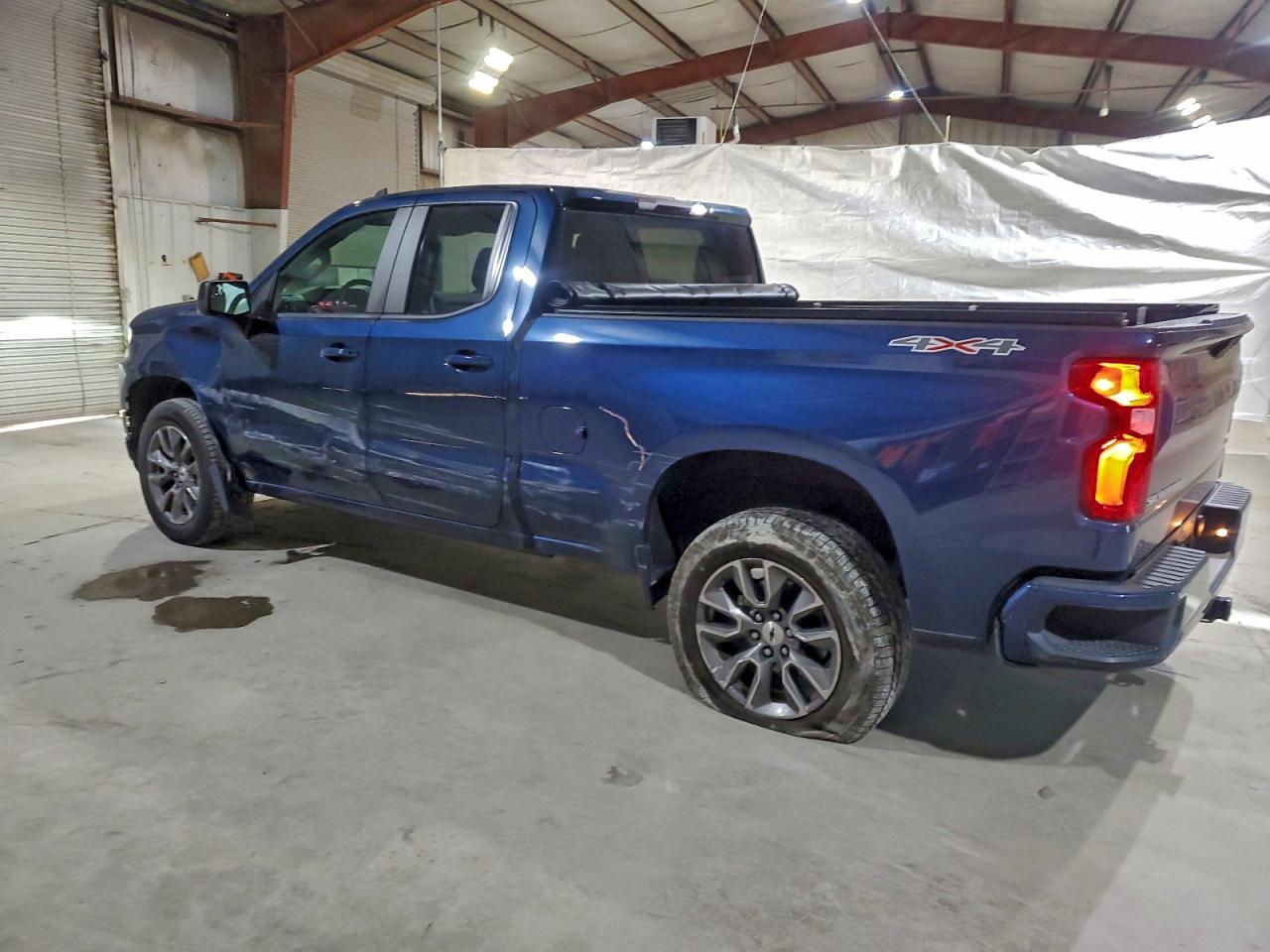 2020 CHEVROLET SILVERADO K1500 RST photo 2