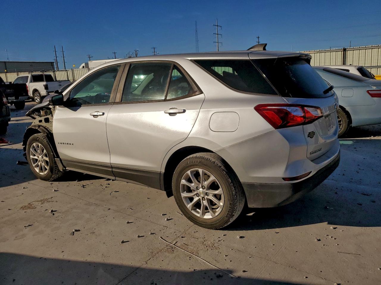 2020 CHEVROLET EQUINOX LS photo 2