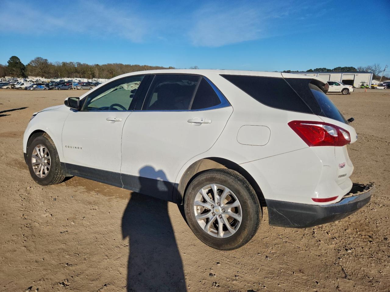 2019 CHEVROLET EQUINOX LT photo 2