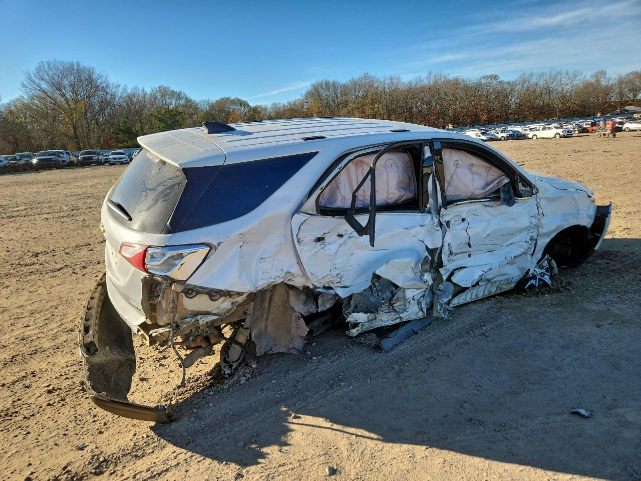 2019 CHEVROLET EQUINOX LT photo 3