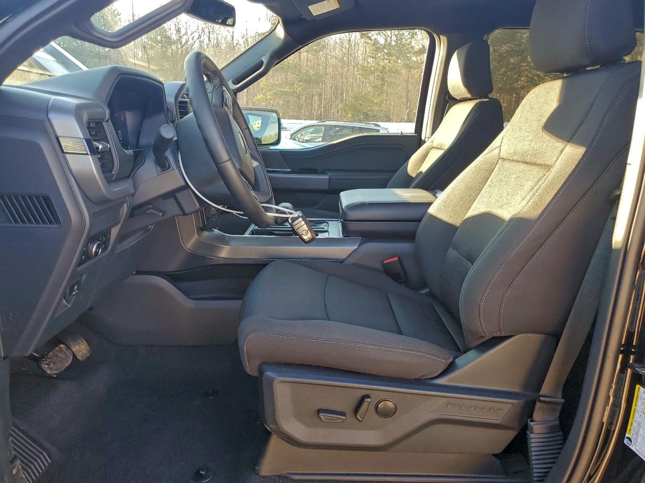 2025 FORD F150 XLT photo 7