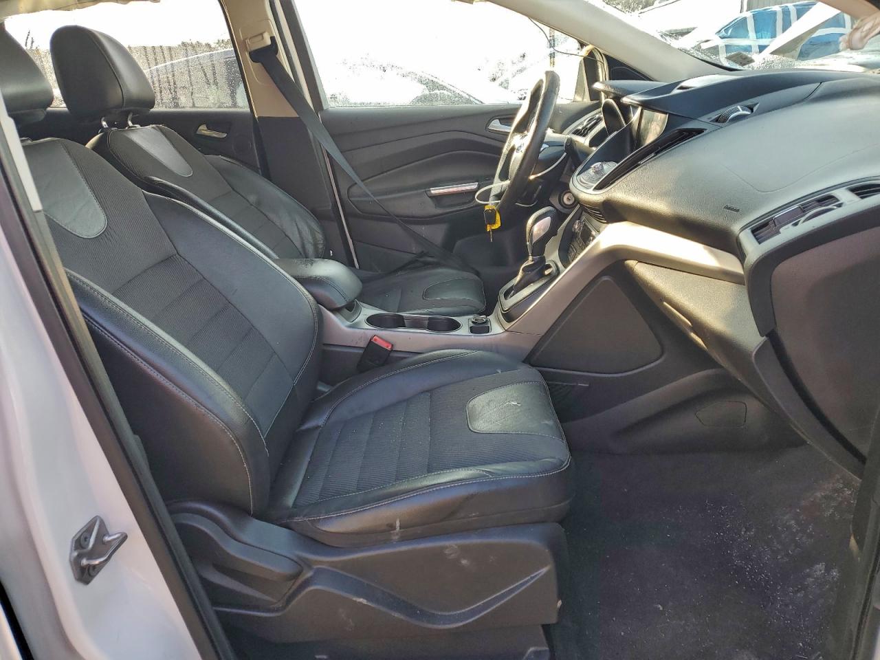 2014 FORD ESCAPE SE photo 25