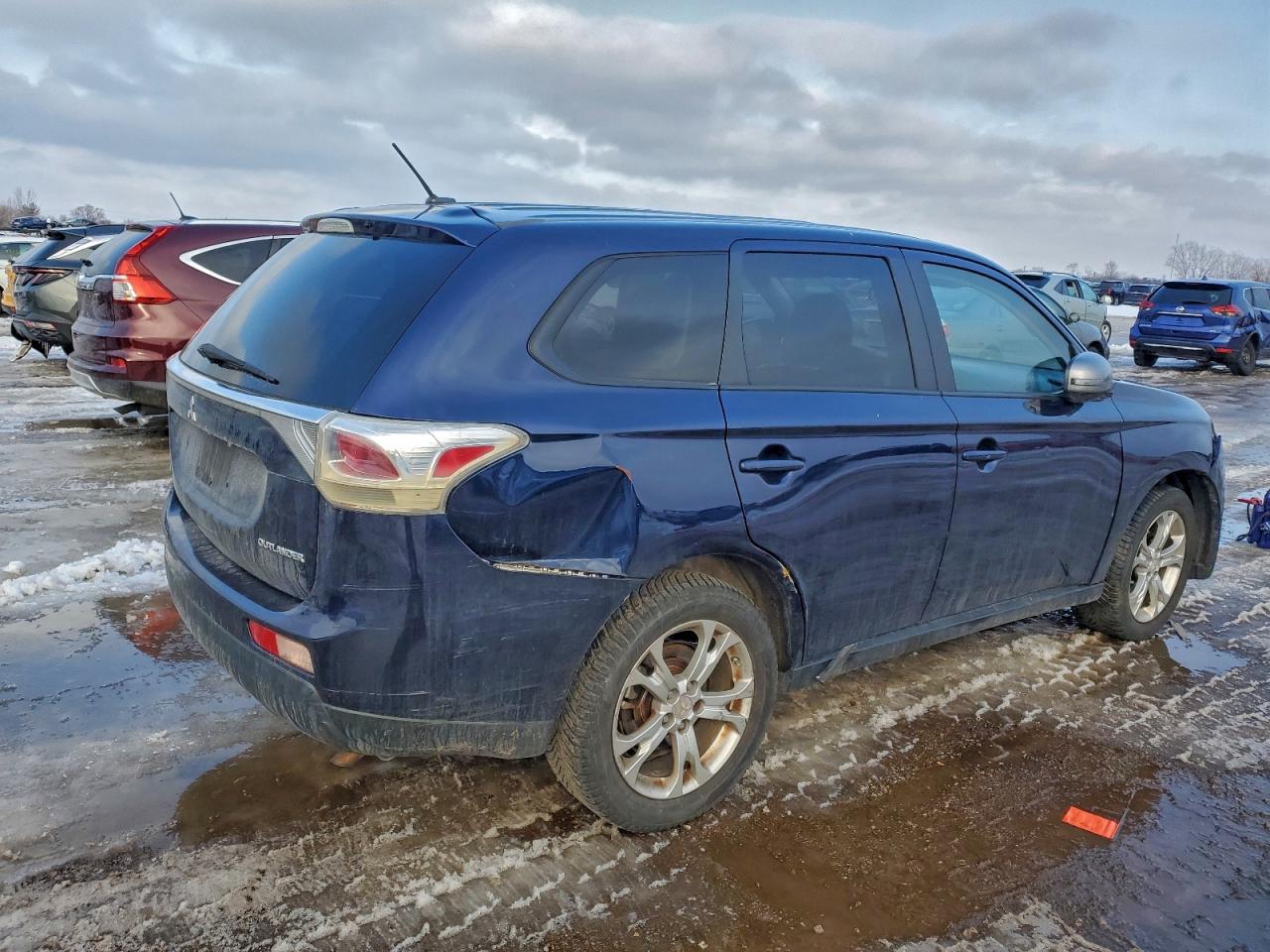 2014 MITSUBISHI OUTLANDER SE photo 3