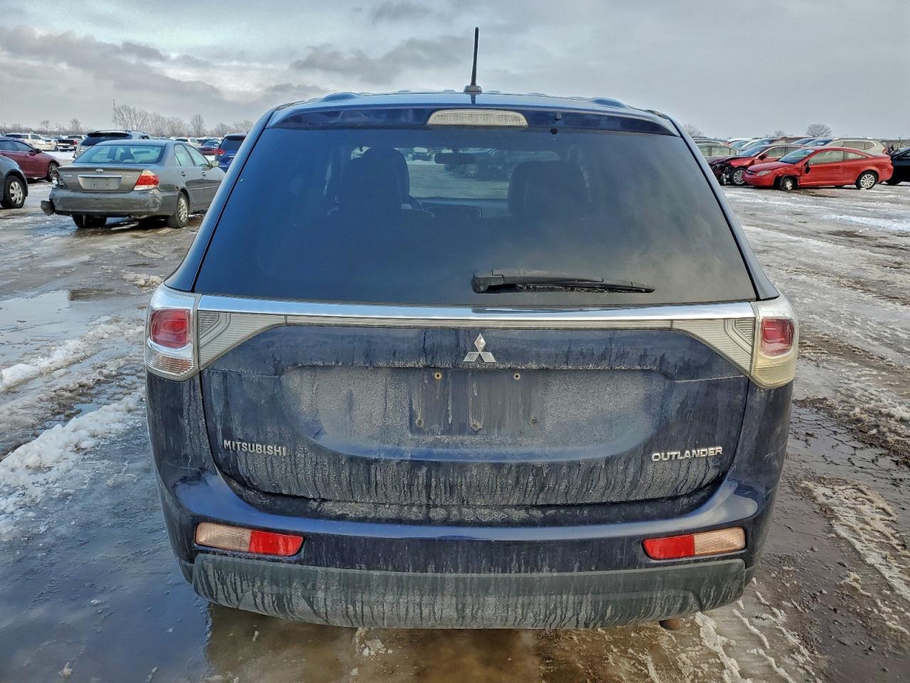 2014 MITSUBISHI OUTLANDER SE photo 6