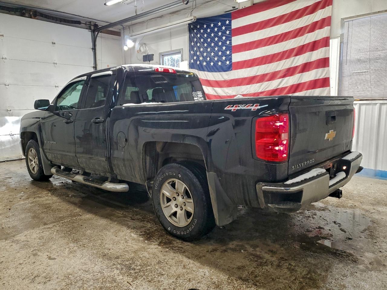 2017 CHEVROLET SILVERADO K1500 LT photo 2