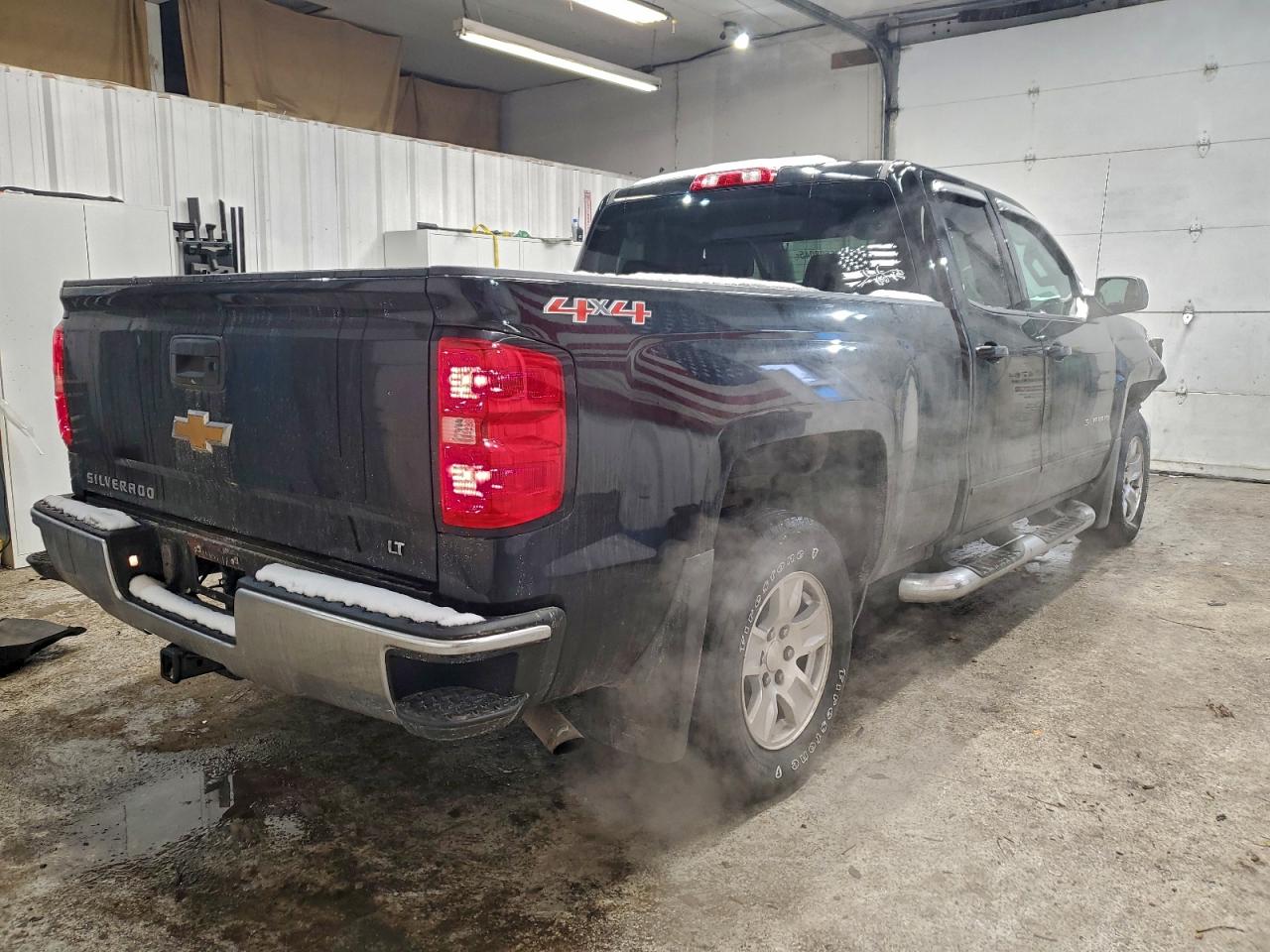 2017 CHEVROLET SILVERADO K1500 LT photo 3