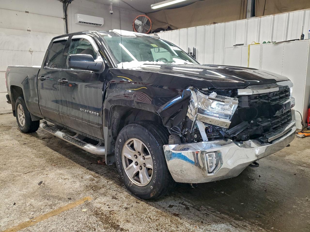2017 CHEVROLET SILVERADO K1500 LT photo 4