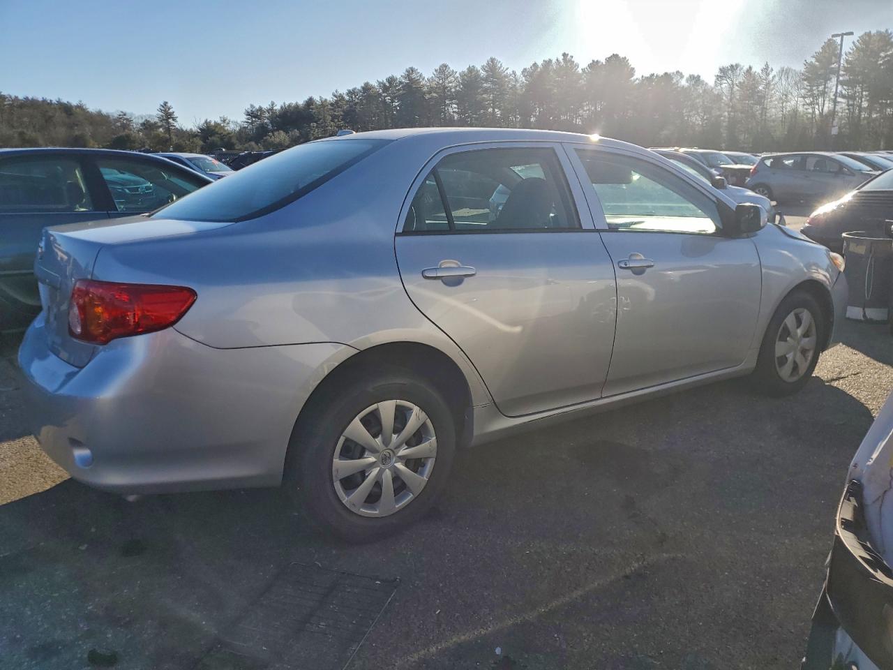 2010 TOYOTA COROLLA BASE photo 3