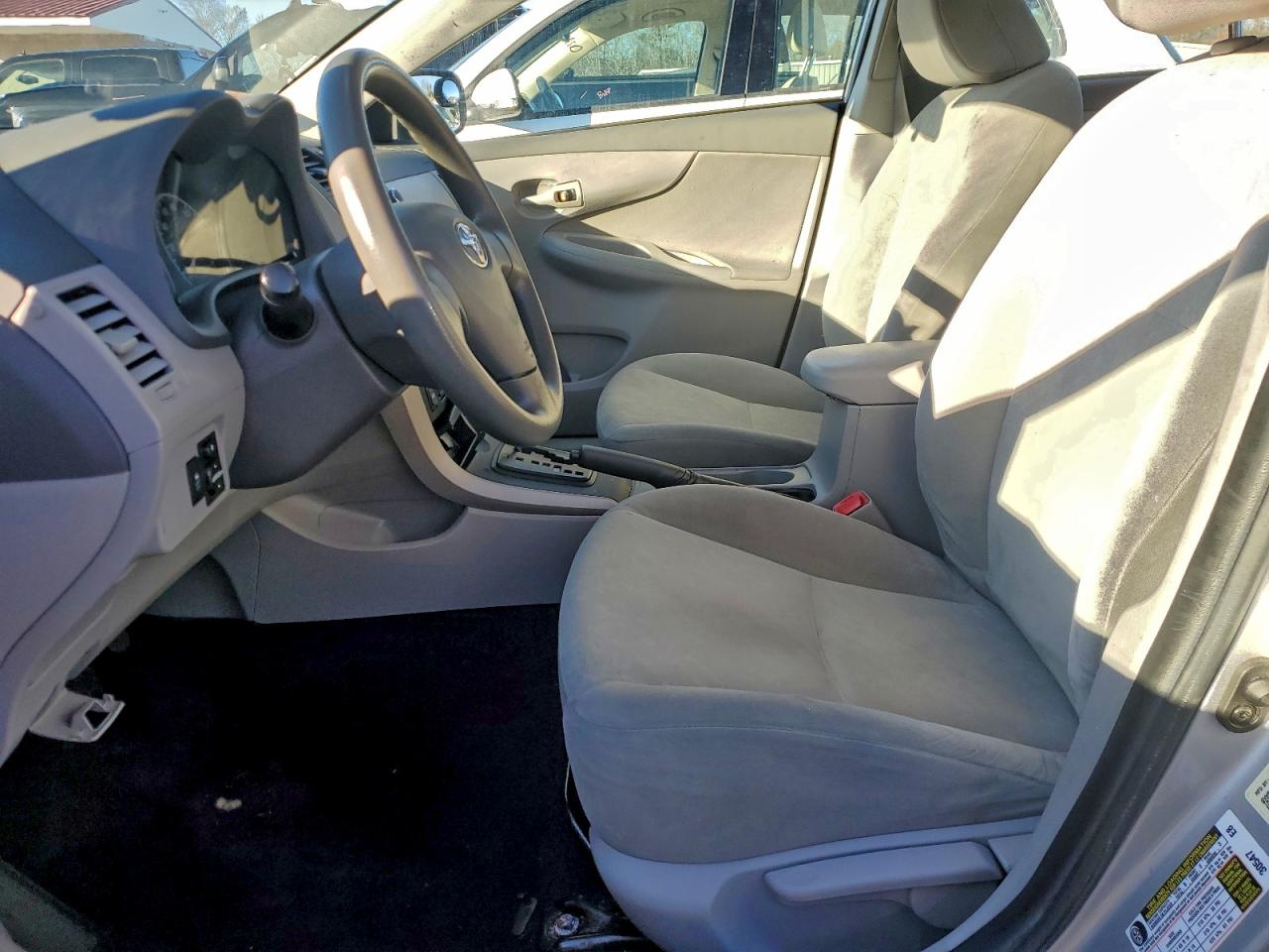 2010 TOYOTA COROLLA BASE photo 7