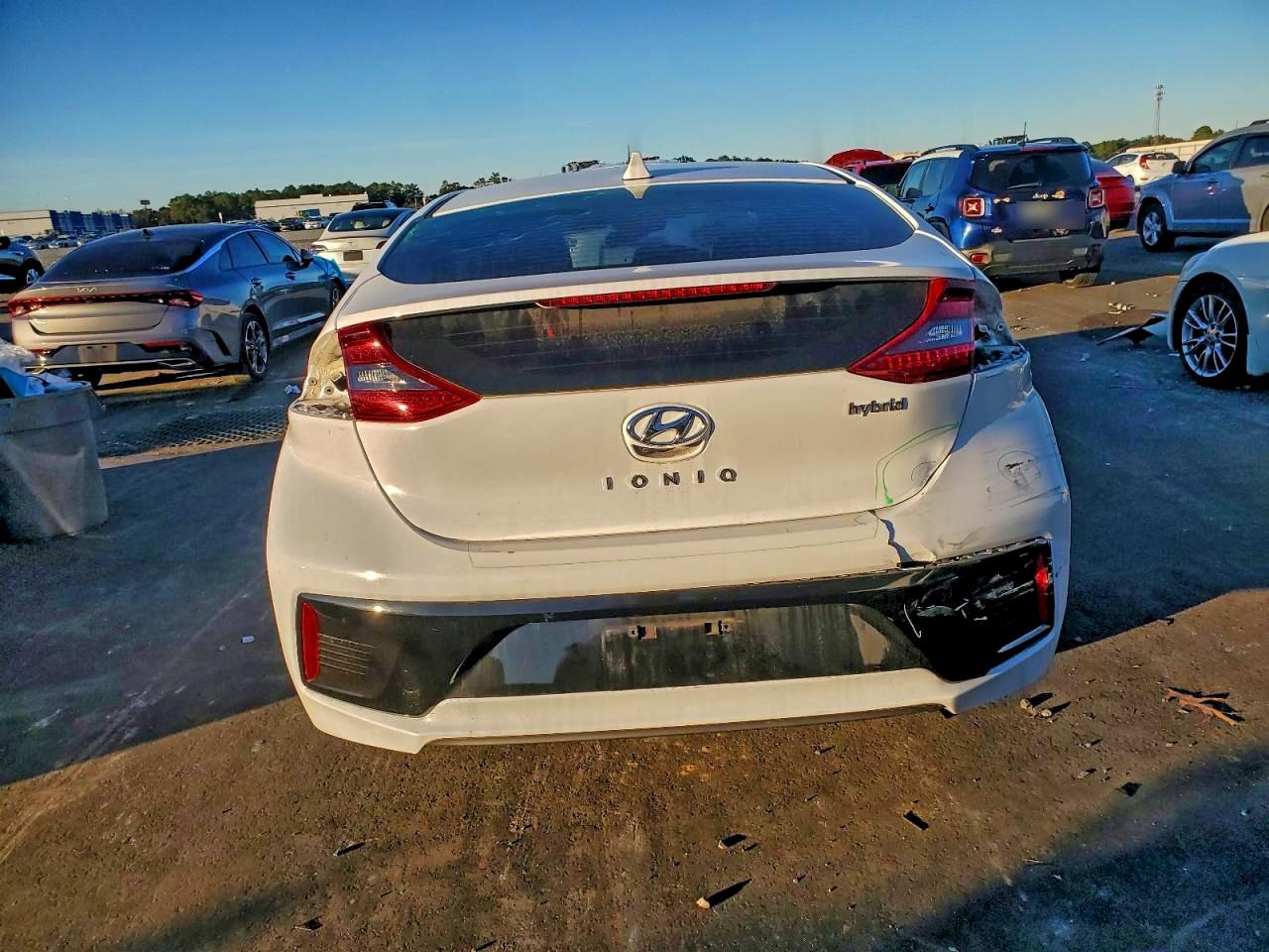 2019 HYUNDAI IONIQ SEL photo 6