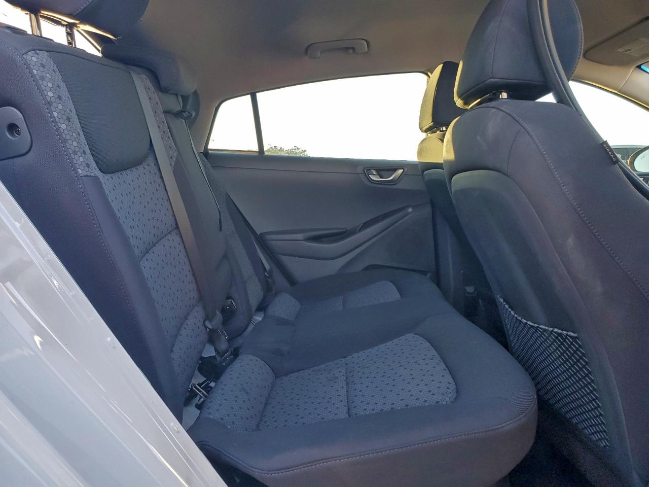 2019 HYUNDAI IONIQ SEL photo 10