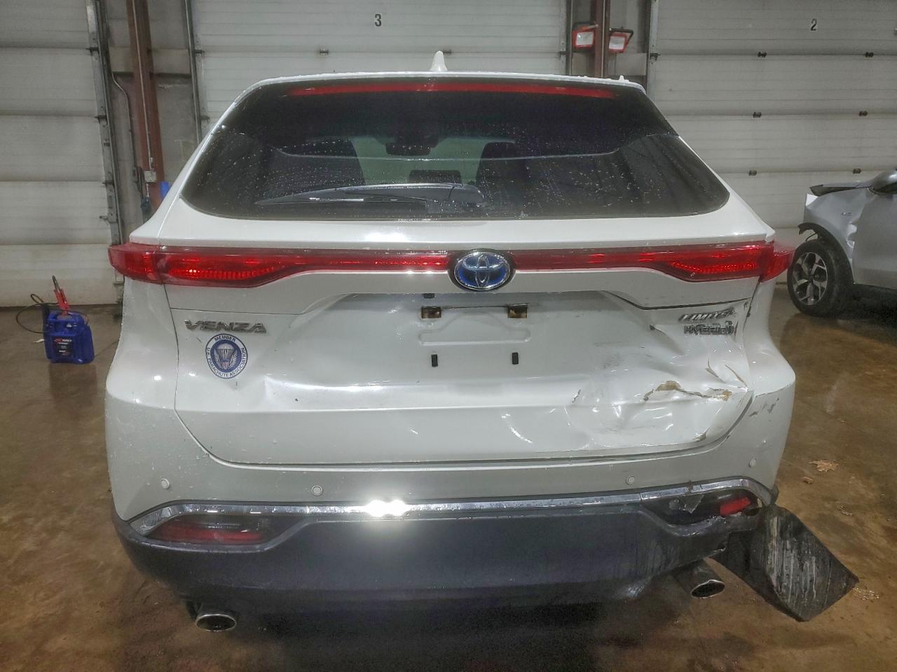 2022 TOYOTA VENZA LE photo 6