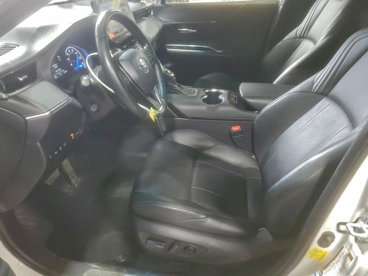 2022 TOYOTA VENZA LE photo 7