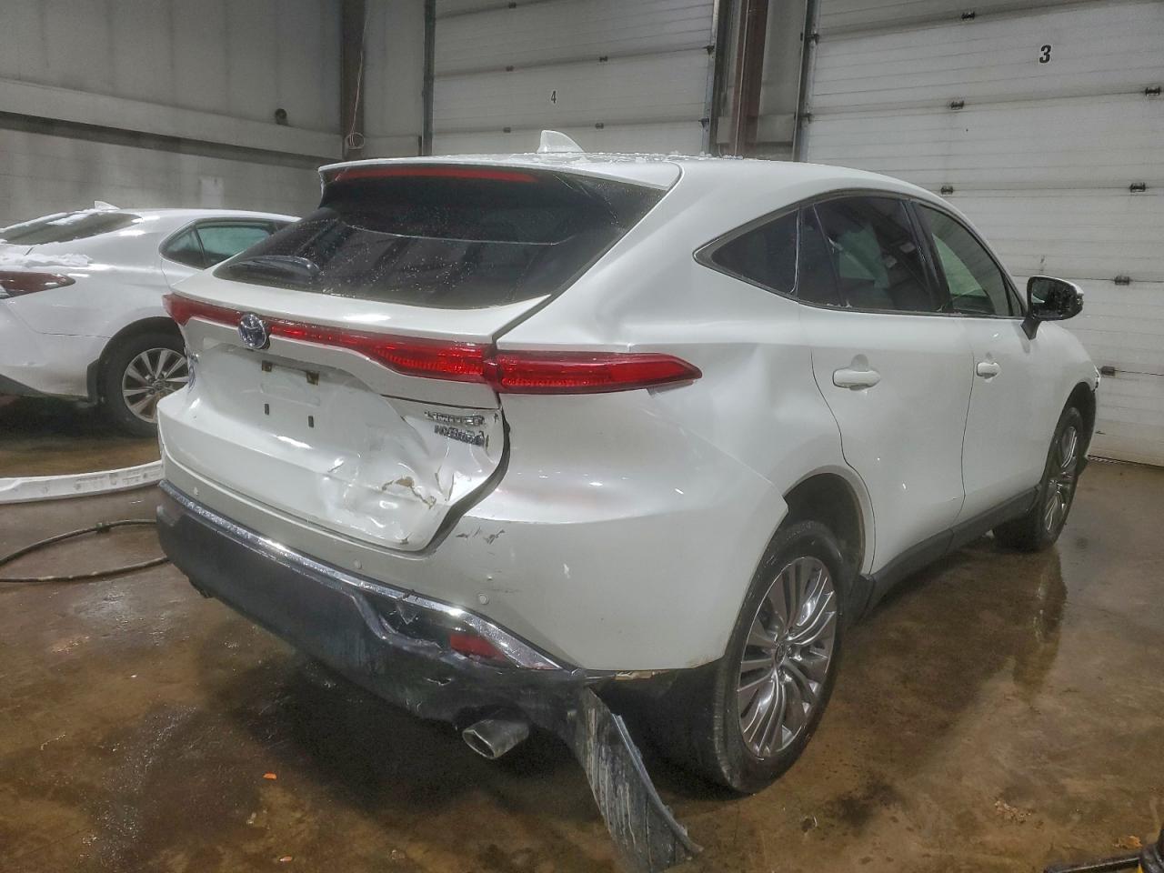 2022 TOYOTA VENZA LE photo 3