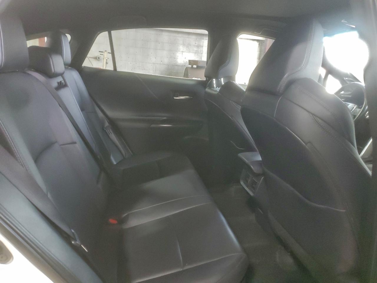 2022 TOYOTA VENZA LE photo 10