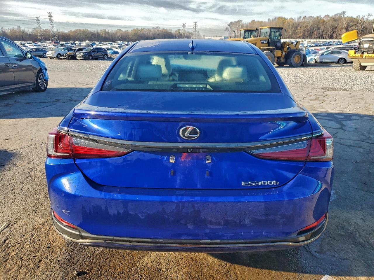 2024 LEXUS ES 300H F SPORT HANDLING photo 6