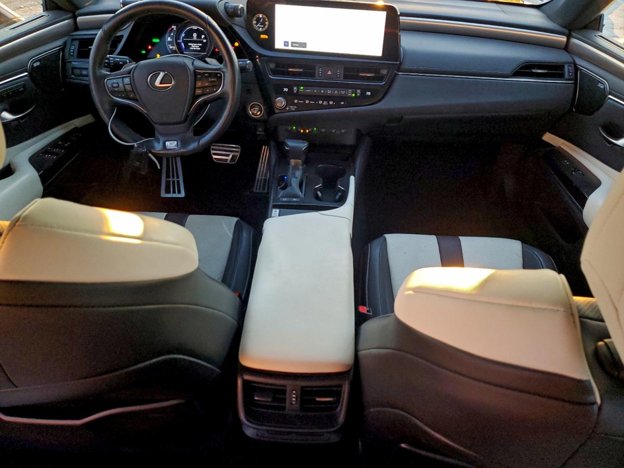 2024 LEXUS ES 300H F SPORT HANDLING photo 8