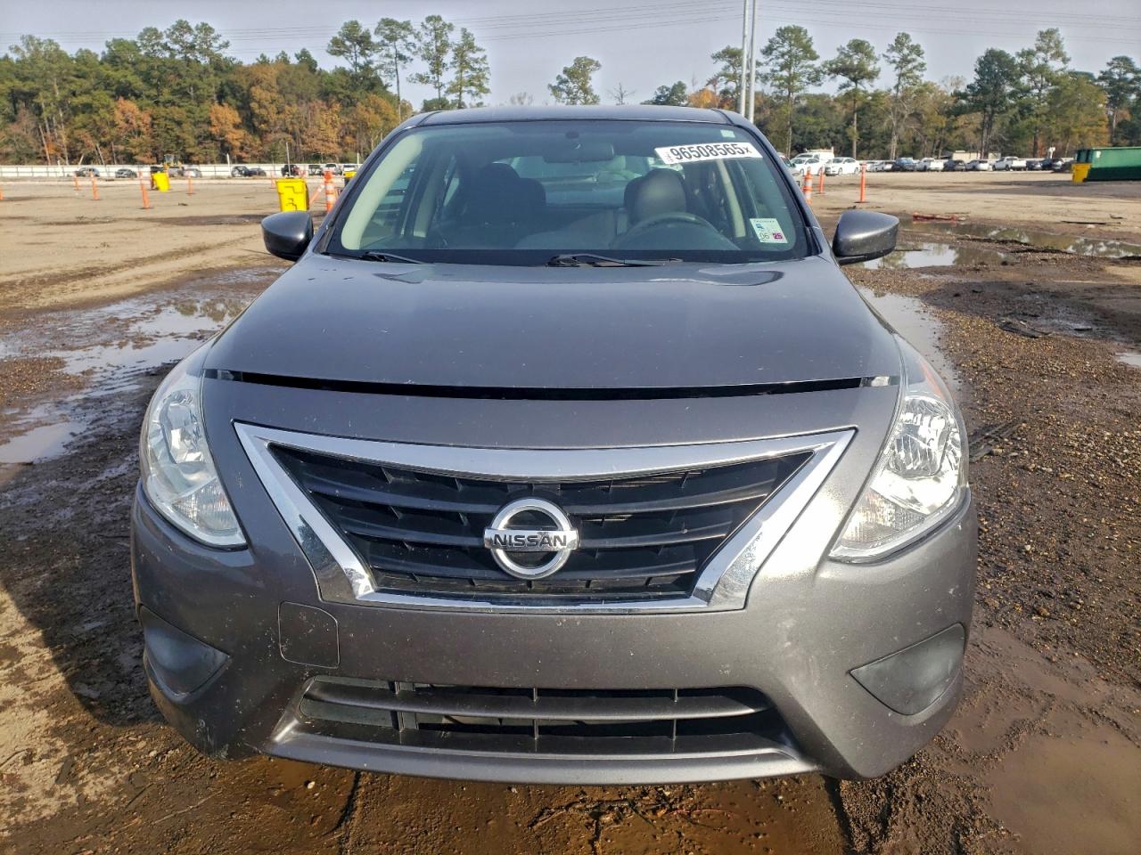 2019 NISSAN VERSA S photo 5