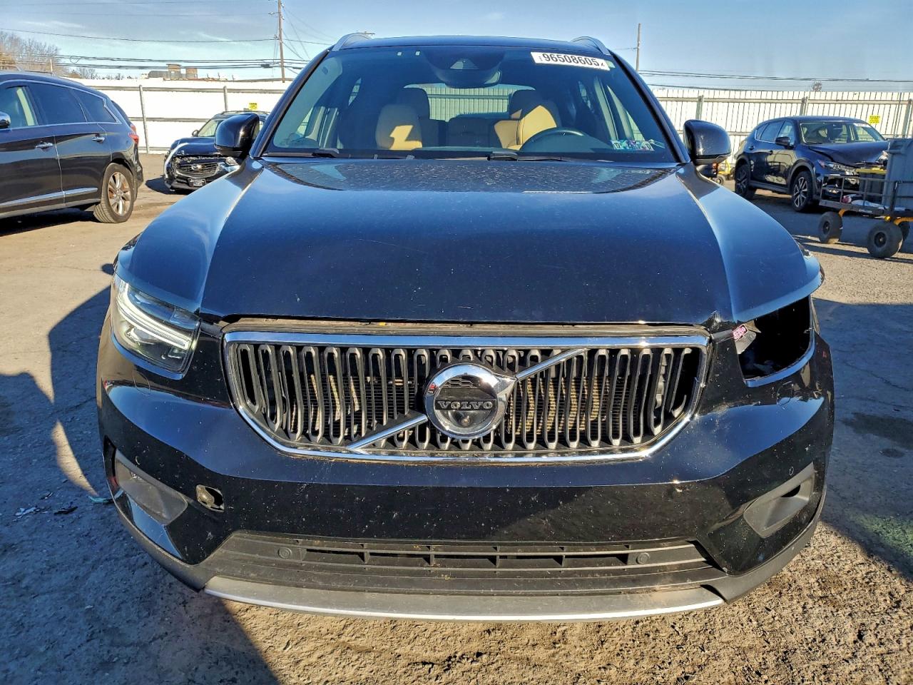 2020 VOLVO XC40 T5 MOMENTUM photo 5