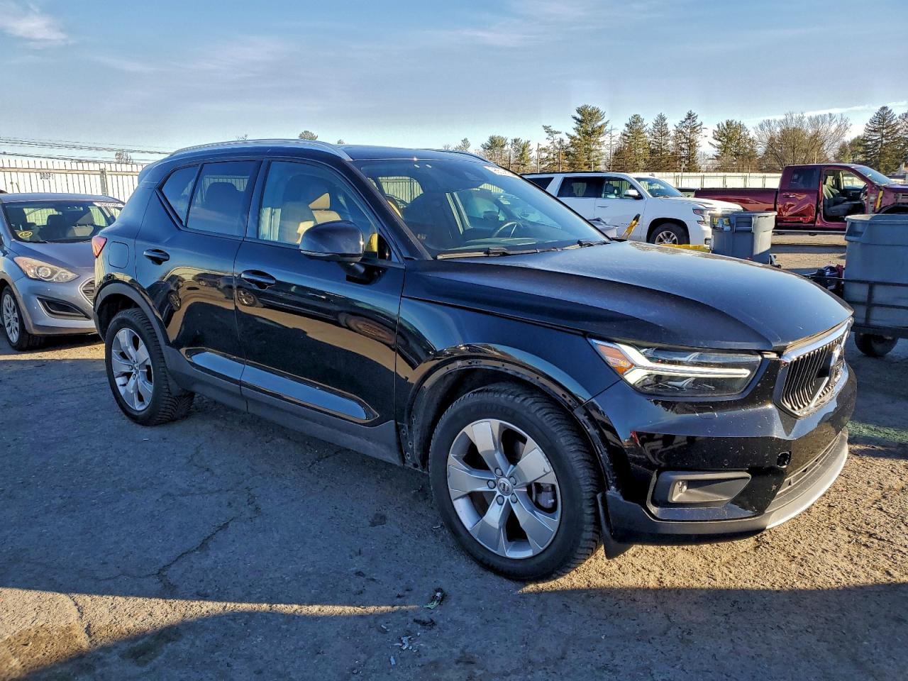 2020 VOLVO XC40 T5 MOMENTUM photo 4