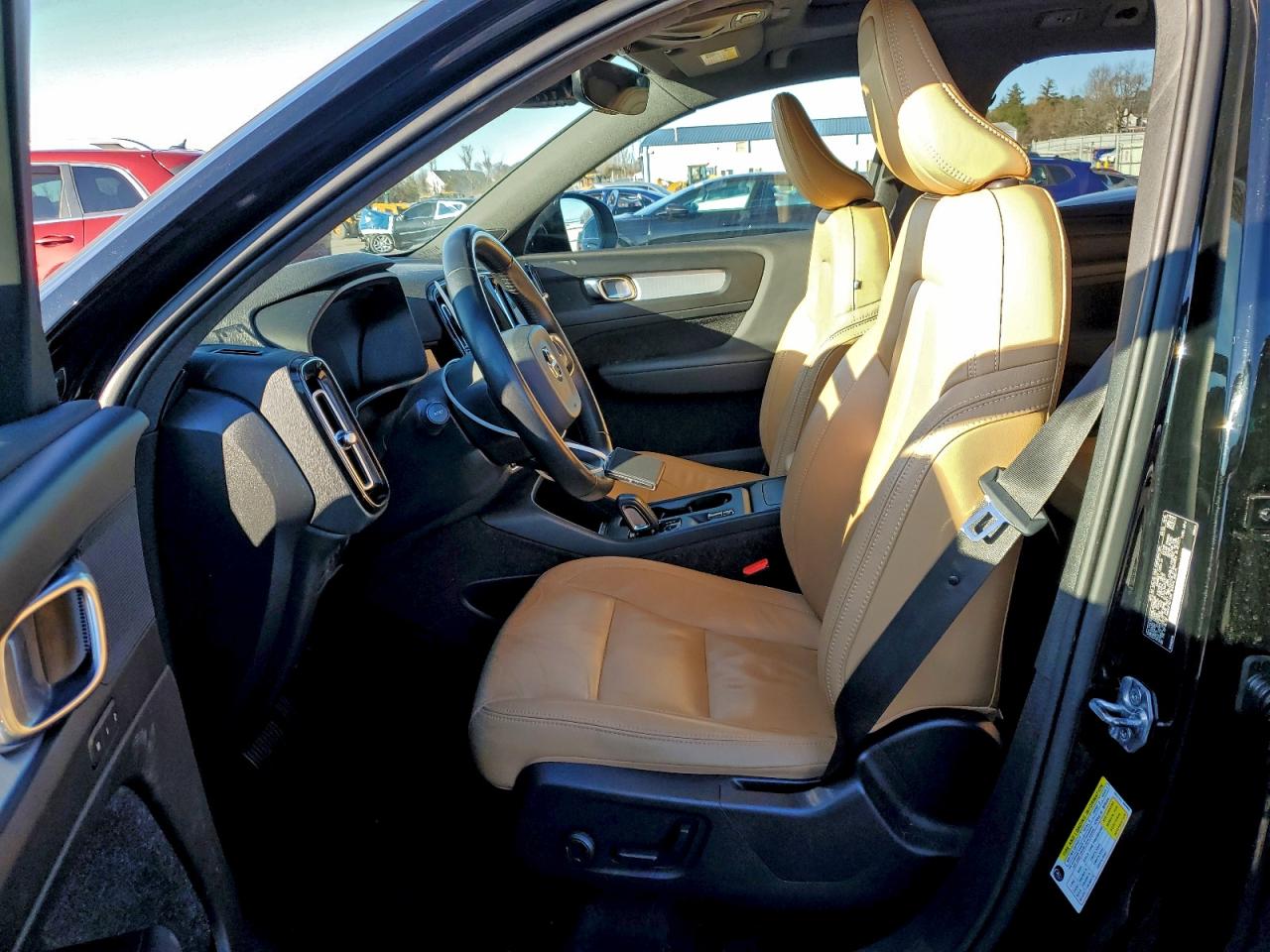 2020 VOLVO XC40 T5 MOMENTUM photo 7