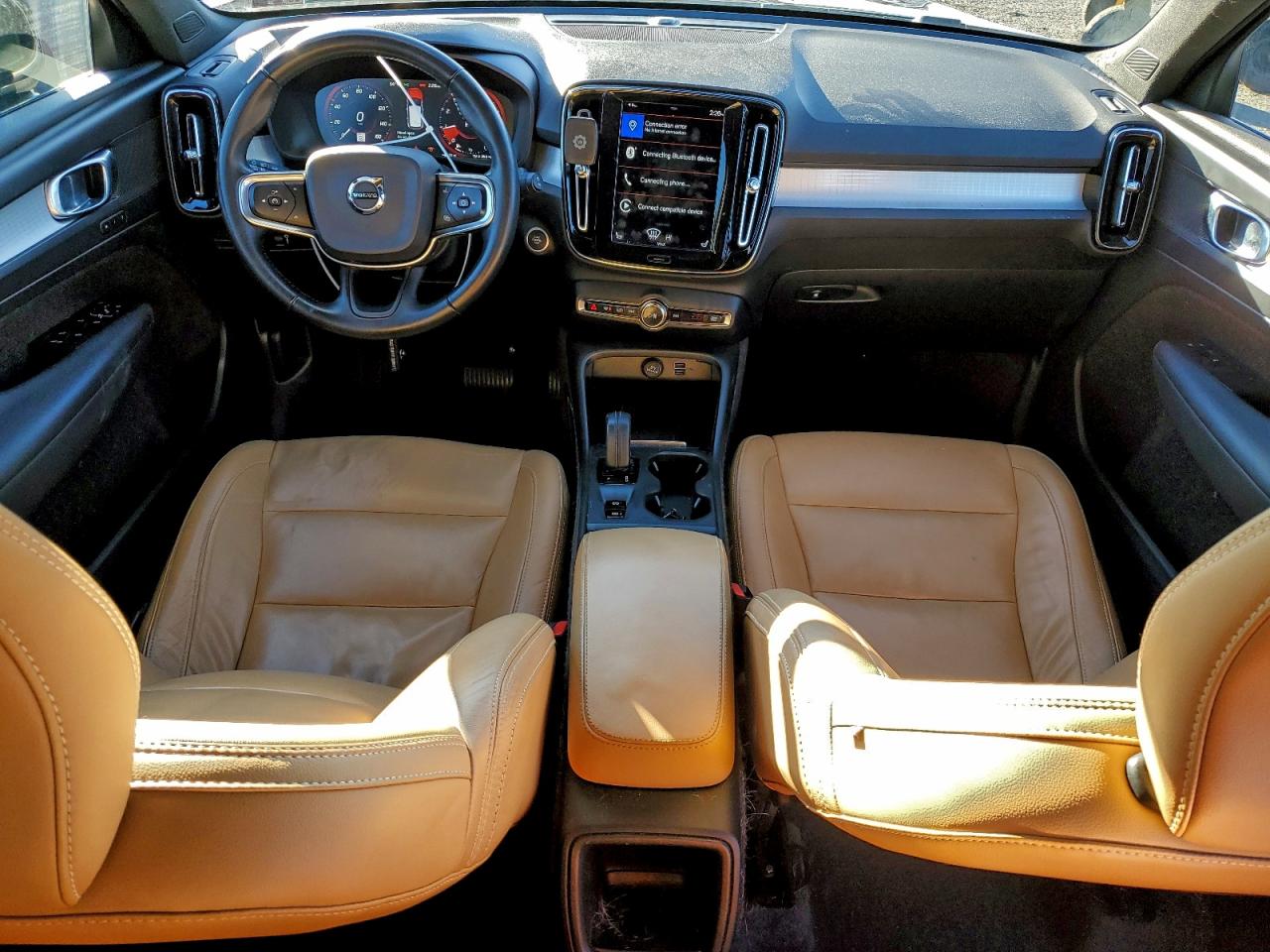 2020 VOLVO XC40 T5 MOMENTUM photo 8