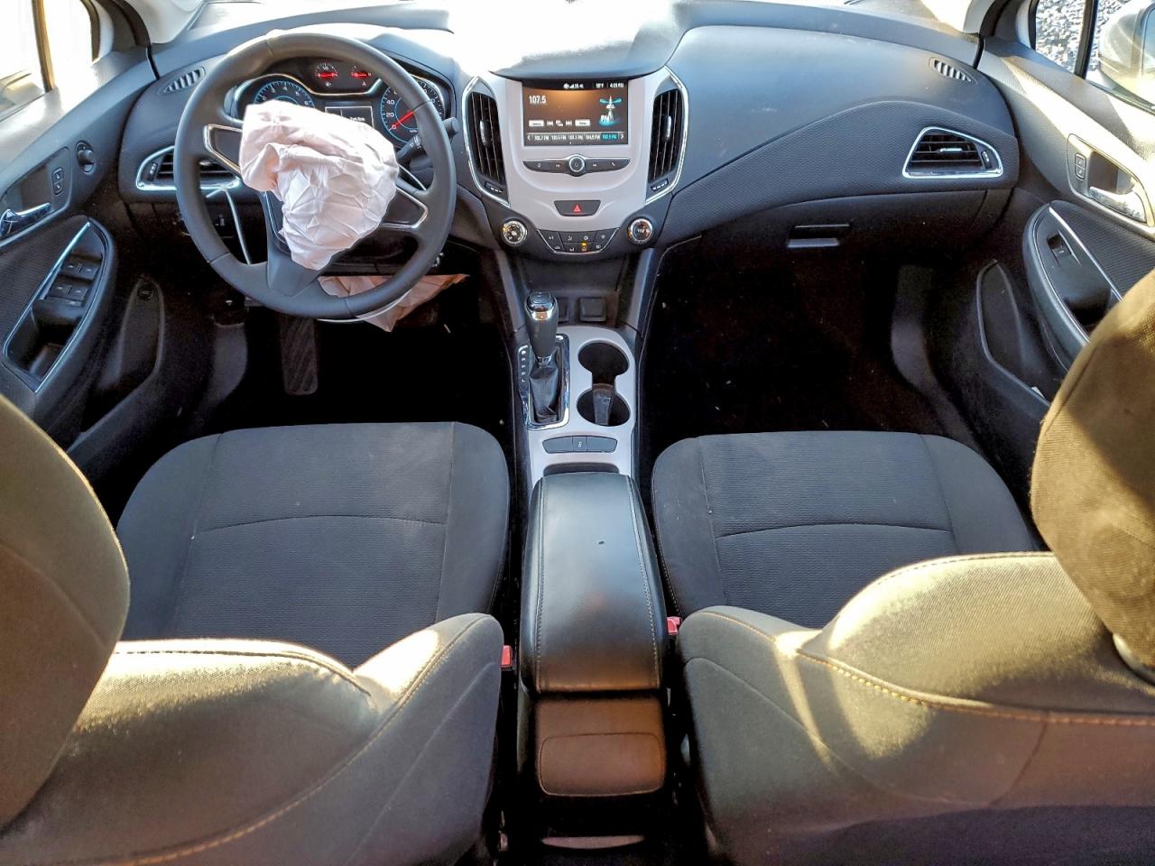 2017 CHEVROLET CRUZE LS photo 8