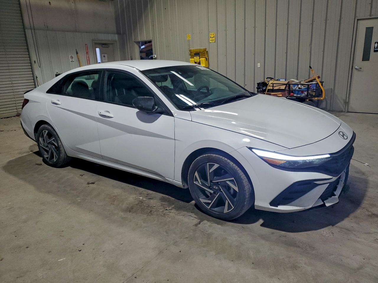 2025 HYUNDAI ELANTRA BLUE photo 4