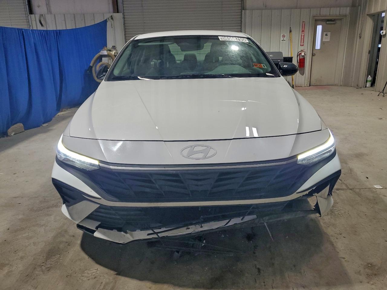 2025 HYUNDAI ELANTRA BLUE photo 5