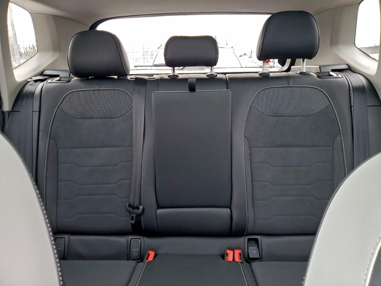 2025 VOLKSWAGEN TAOS SE photo 10