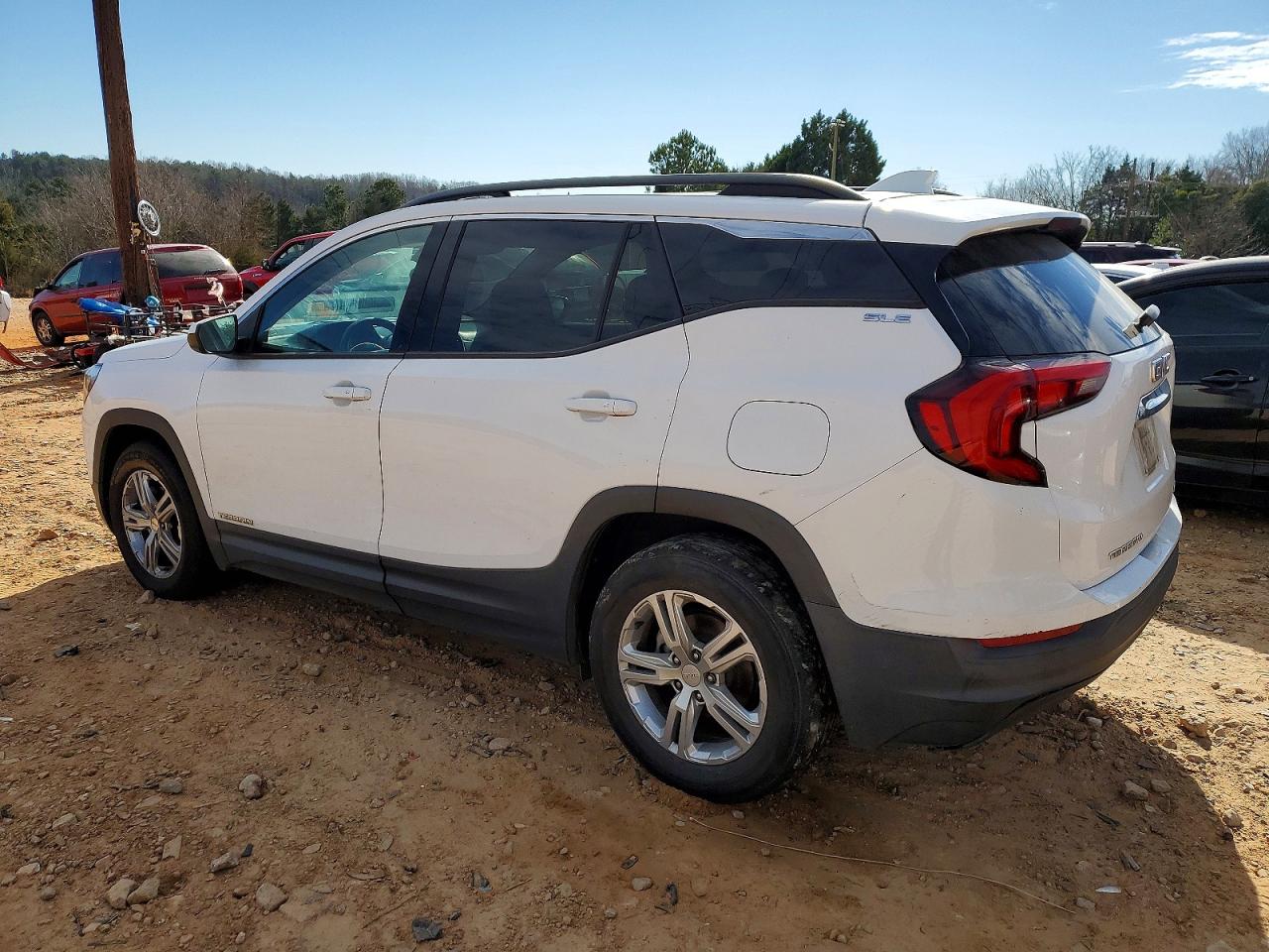 2019 GMC TERRAIN SLE photo 3