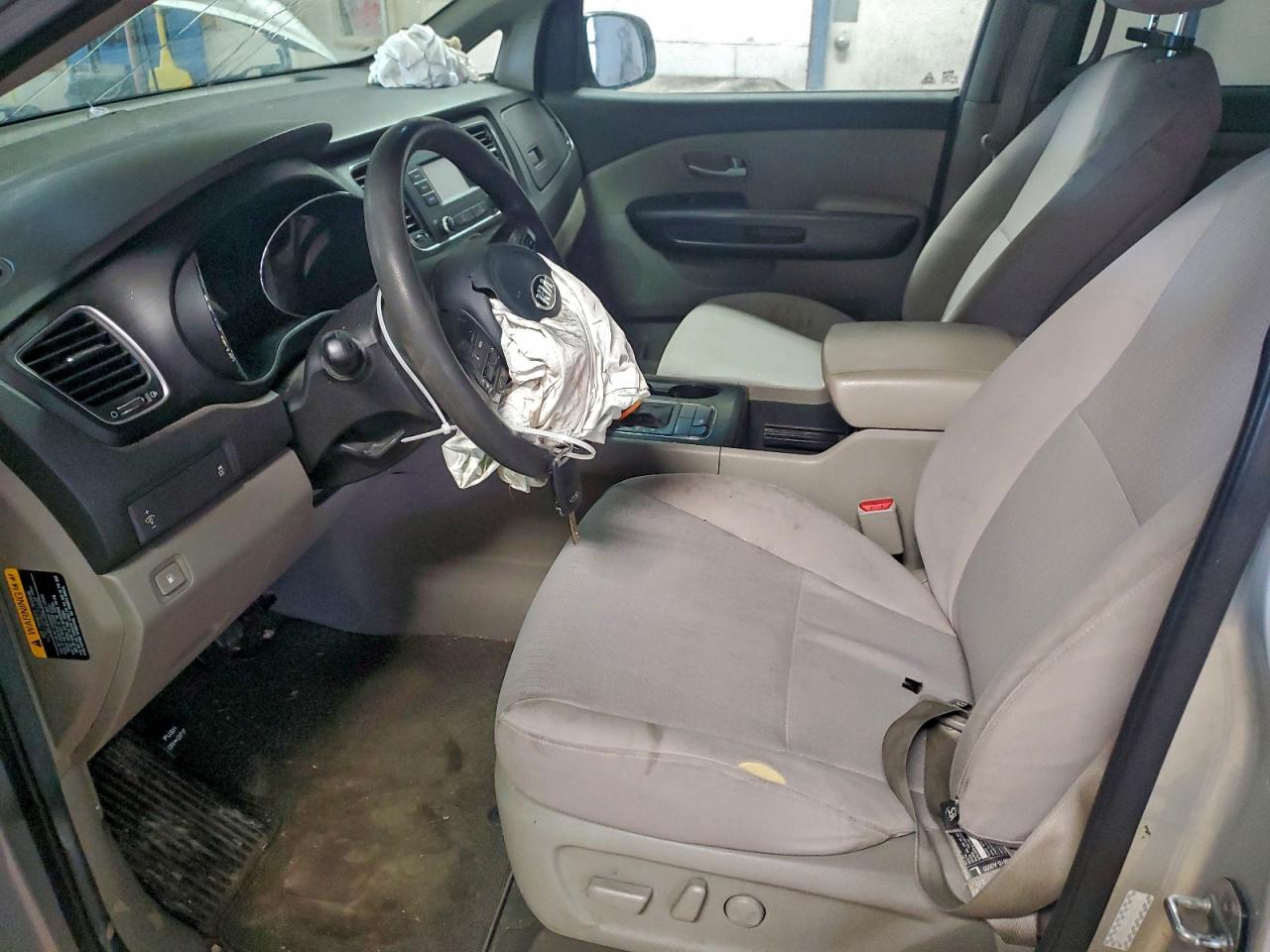 2016 KIA SEDONA LX photo 19