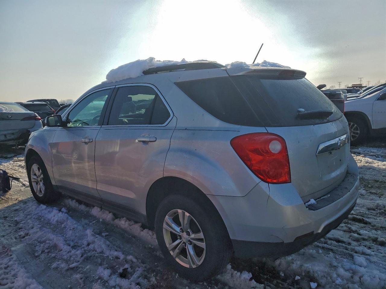 2015 CHEVROLET EQUINOX LT photo 2