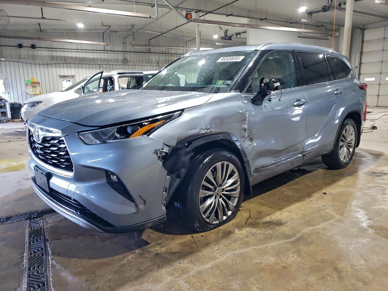 2022 TOYOTA HIGHLANDER