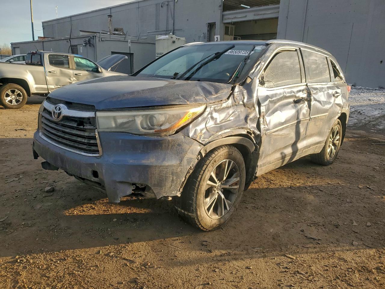 2016 TOYOTA HIGHLANDER