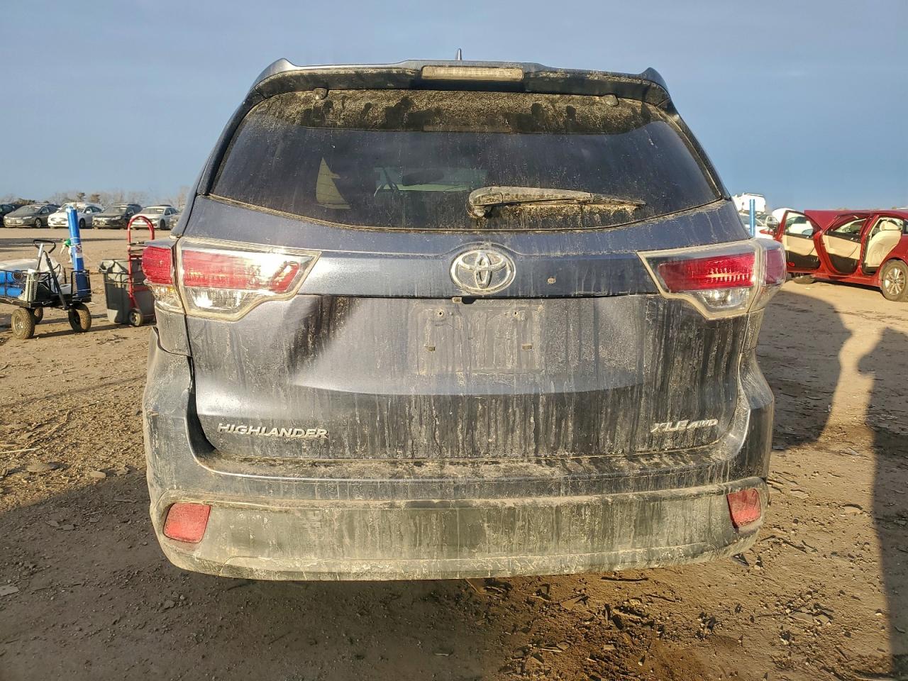 2016 TOYOTA HIGHLANDER XLE photo 11