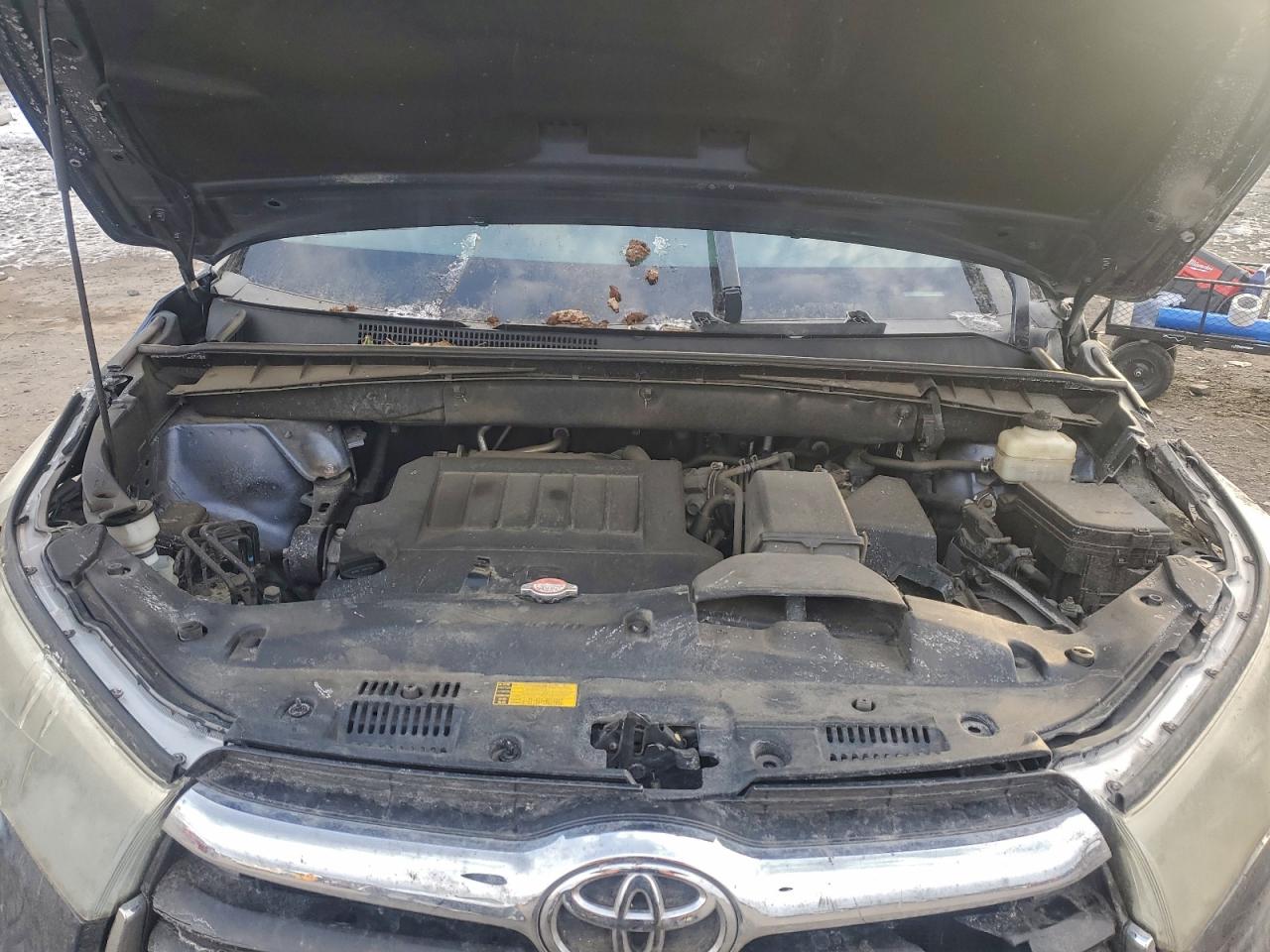 2016 TOYOTA HIGHLANDER XLE photo 23