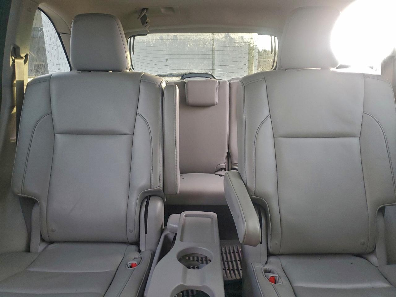 2016 TOYOTA HIGHLANDER XLE photo 19