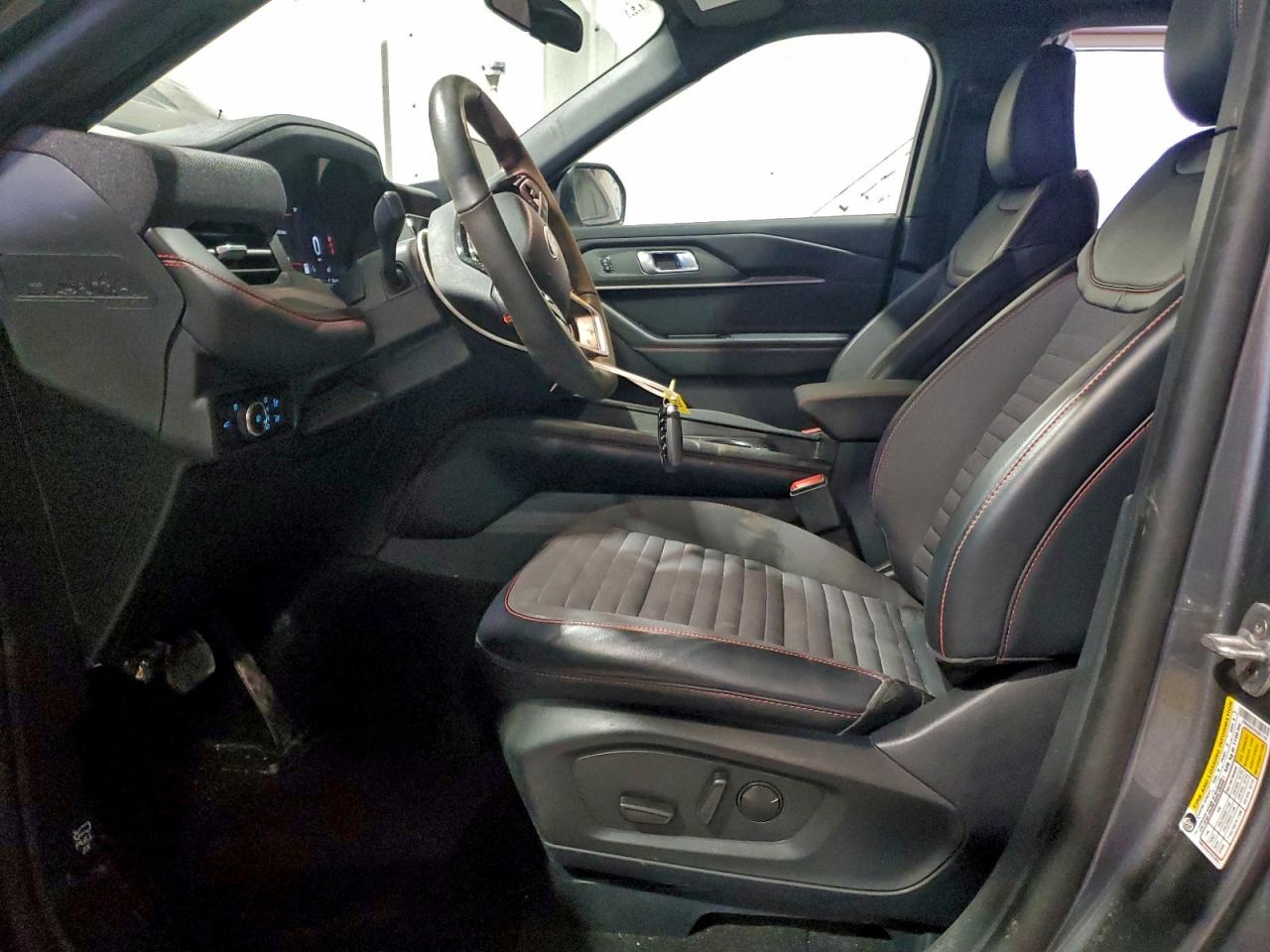 2025 FORD EXPLORER ST-LINE photo 7