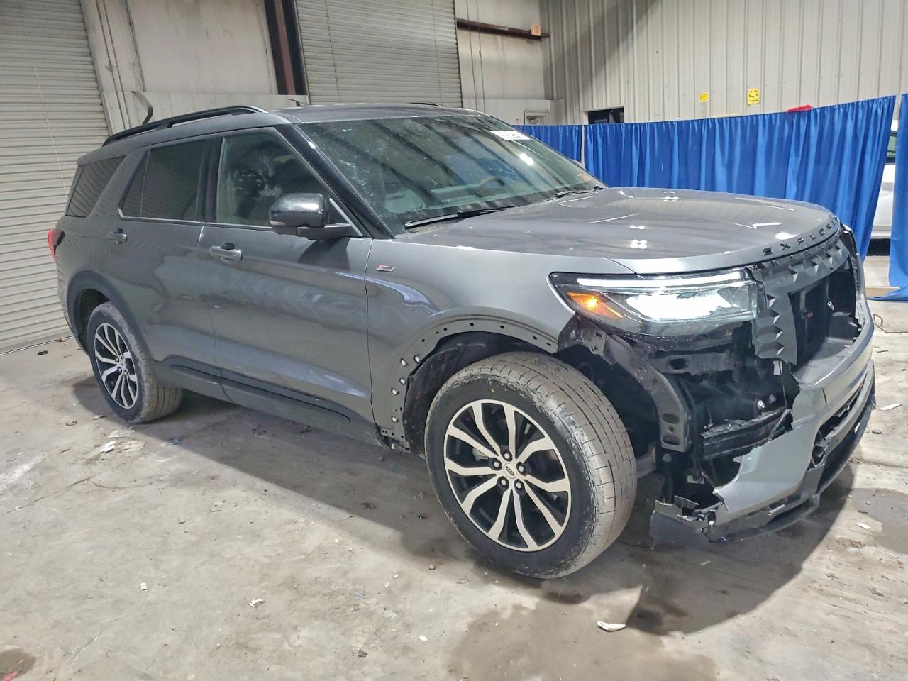 2025 FORD EXPLORER ST-LINE photo 4