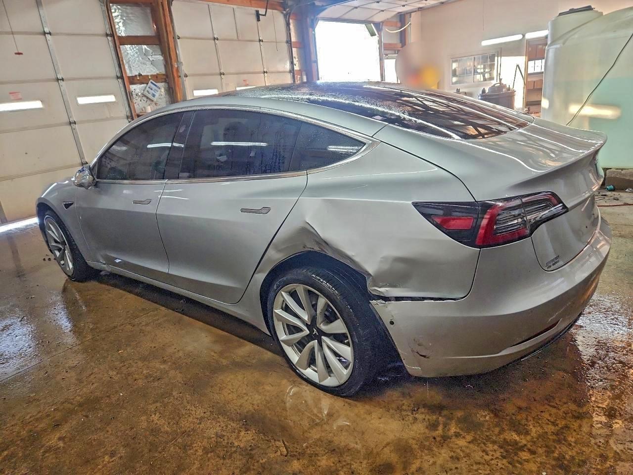 2018 TESLA MODEL 3 photo 2