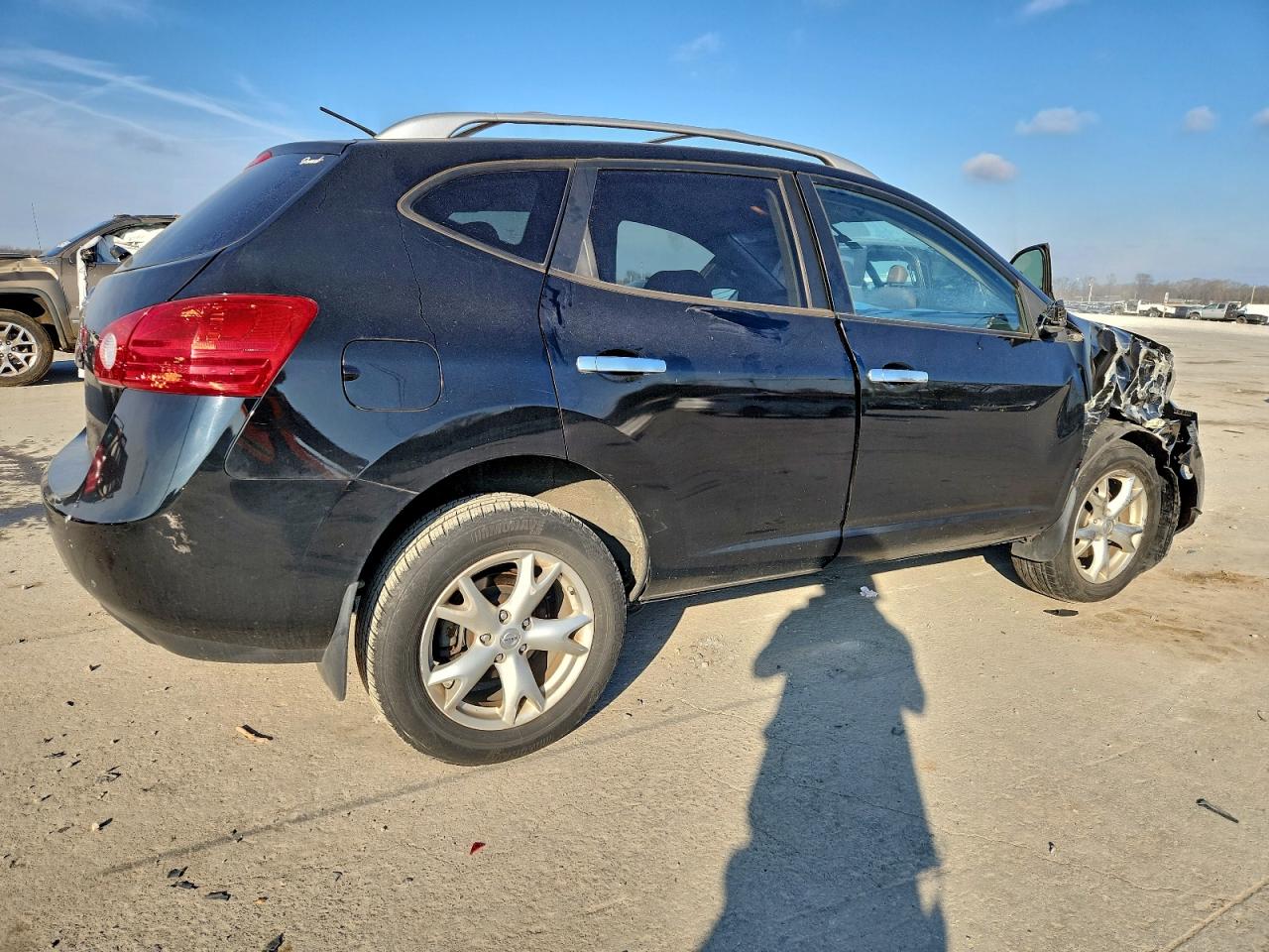 2010 NISSAN ROGUE S photo 3