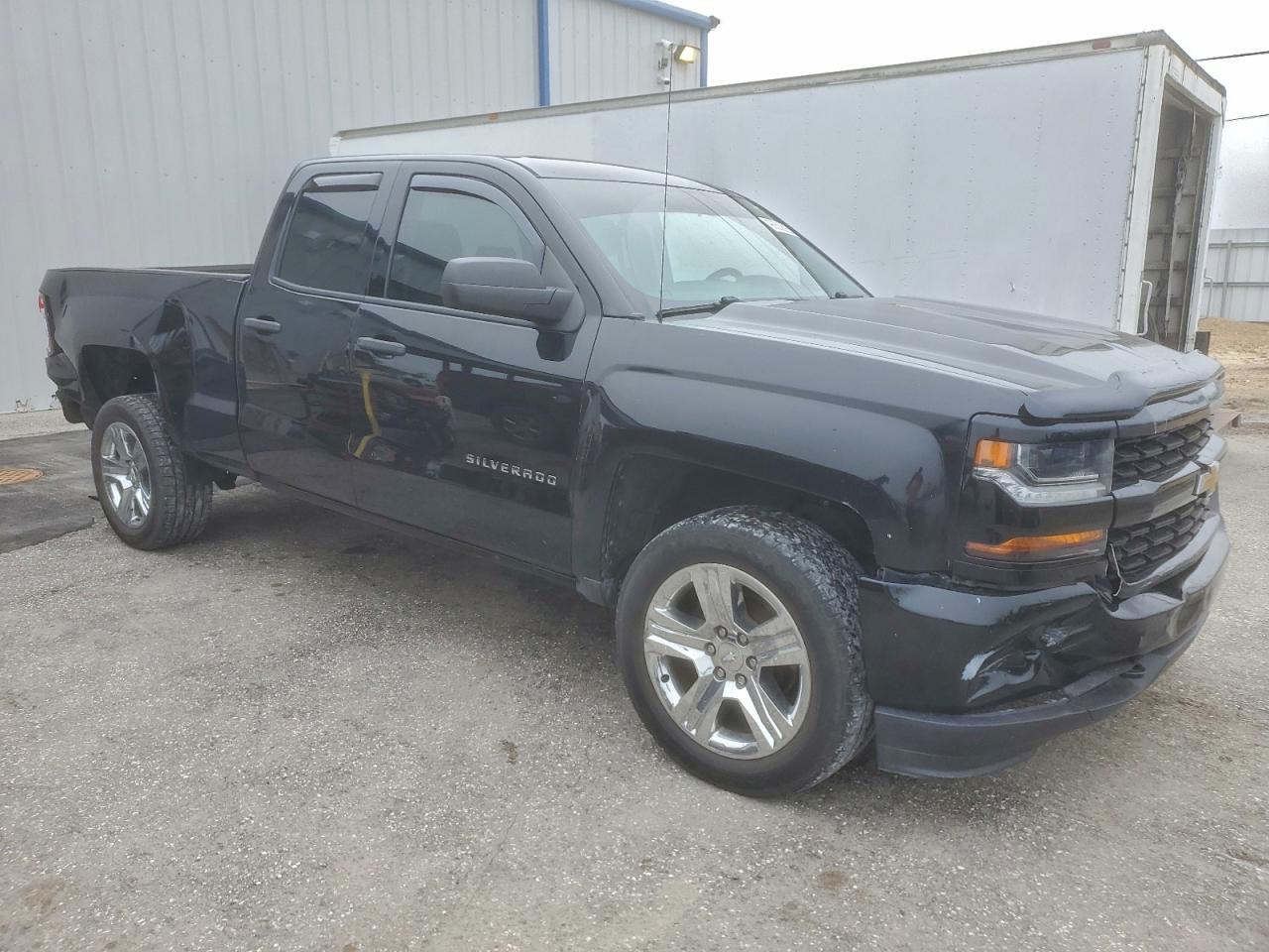 2017 CHEVROLET SILVERADO C1500 CUSTOM photo 4